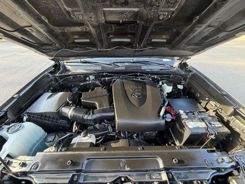 Used 2019 Toyota Tacoma TRD Sport w/ Exterior Package image 20