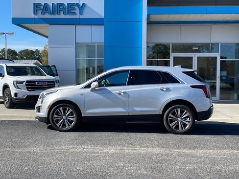 Used 2020 Cadillac XT5 Premium Luxury w/ Platinum Package image 2