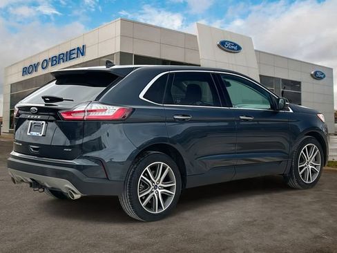Certified 2022 Ford Edge Titanium w/ Class II Trailer Tow Package image 5