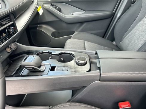 New 2026 Nissan Rogue SV AWD/4WD image 29