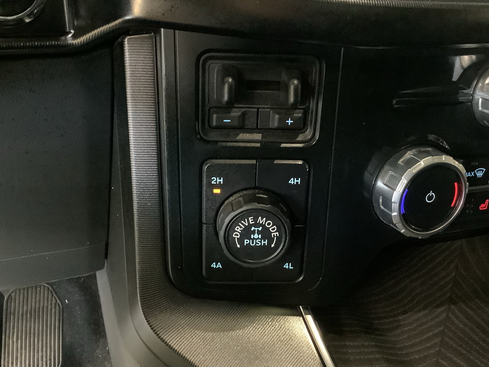 Certified 2023 Ford F150 Platinum w/ Equipment Group 701A High AWD/4WD image 17