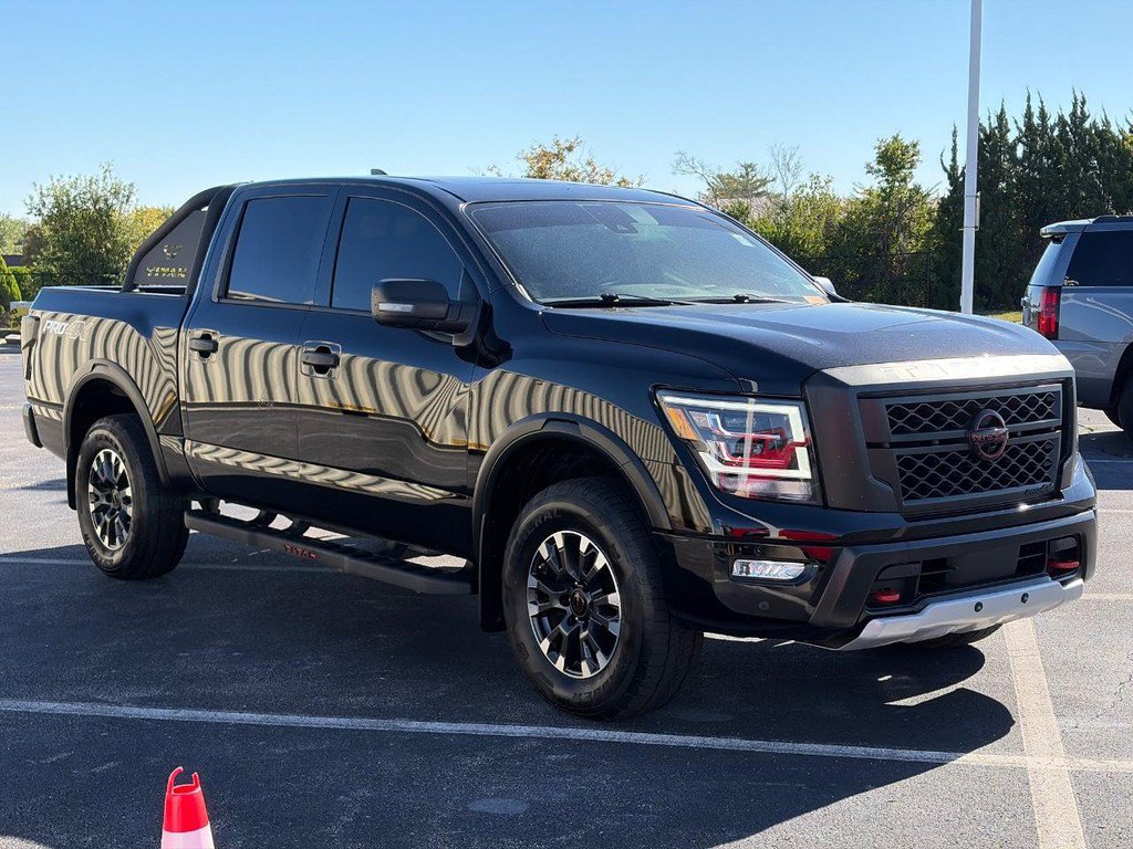 Used 2023 Nissan Titan PRO-4X w/ Pro-4x Convenience Package AWD/4WD image 3