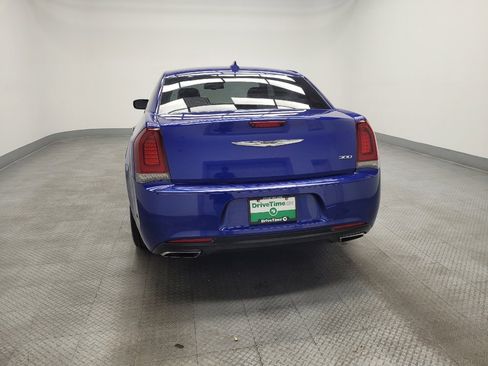 Used 2018 Chrysler 300 Touring w/ Sport Appearance Package image 6