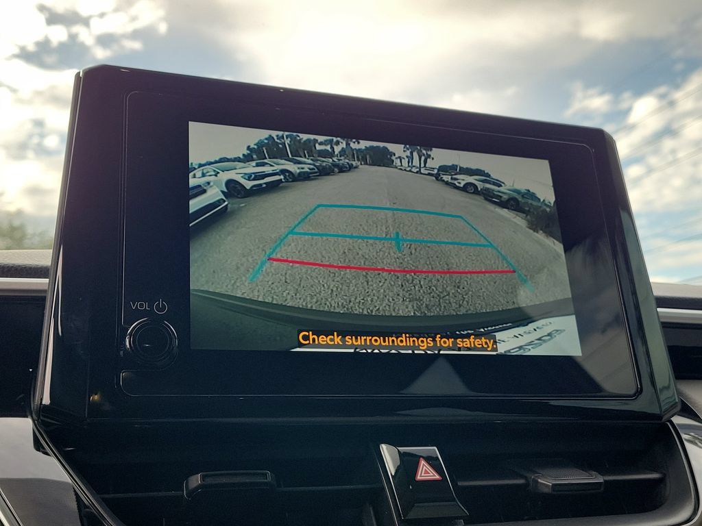 Used 2025 Toyota Corolla Cross L FWD image 28