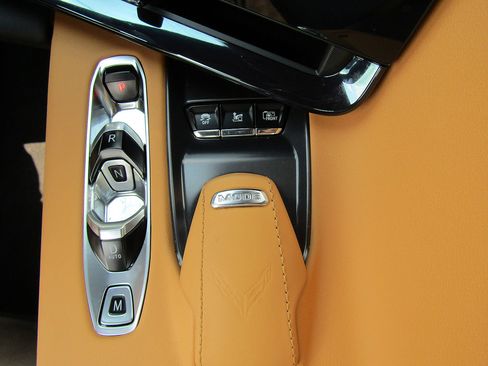 Used 2024 Chevrolet Corvette Stingray Preferred Conv w/ Stealth Interior Trim Package RWD image 18