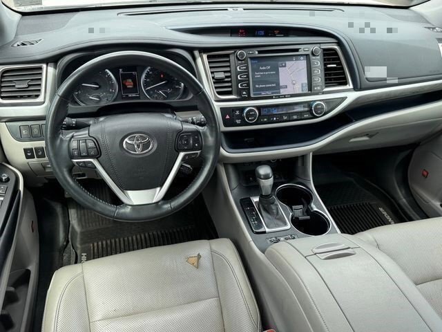 Used 2019 Toyota Highlander Limited Platinum AWD/4WD image 11