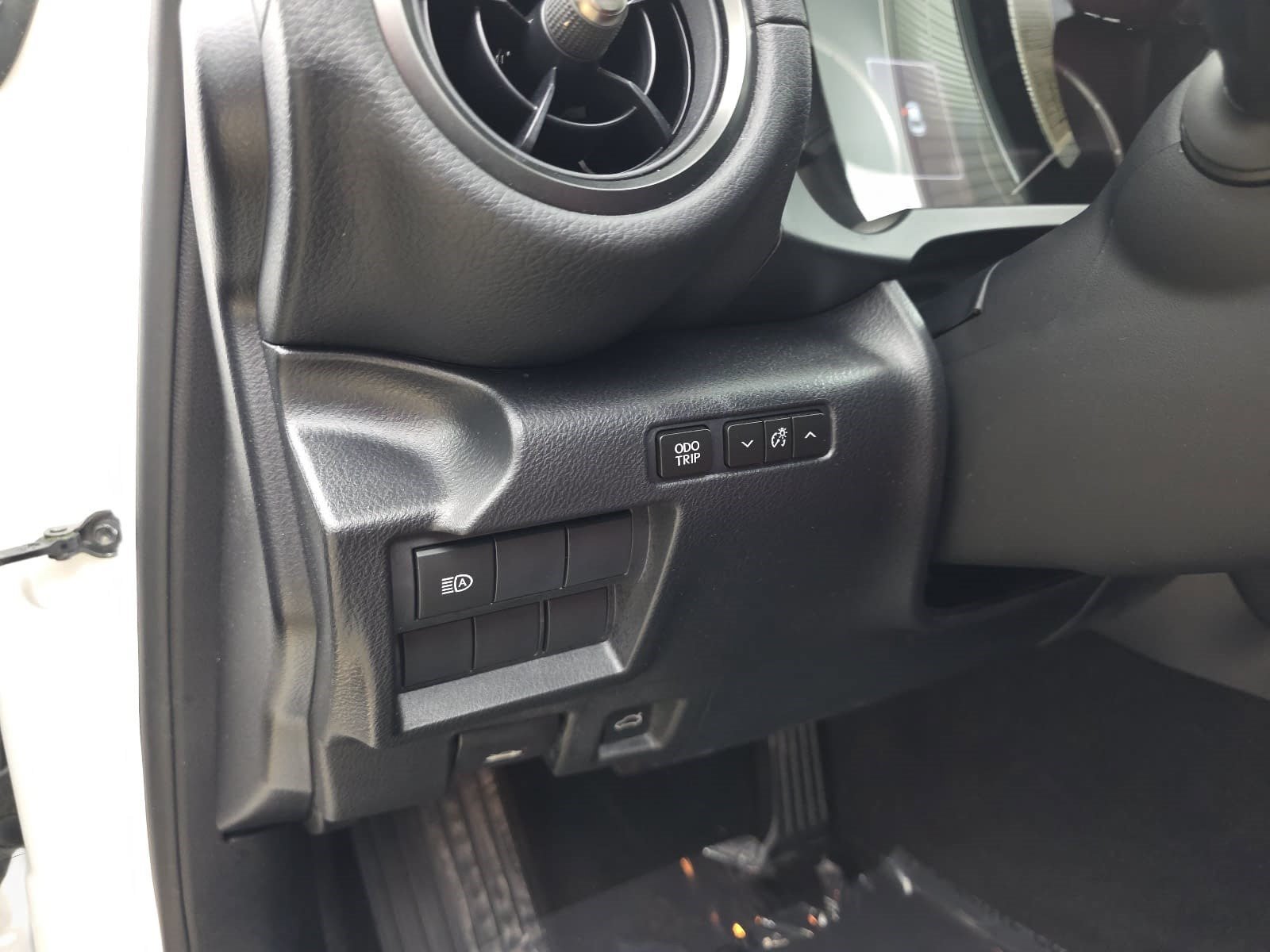 Used 2024 Lexus IS 300 w/ Comfort Package RWD image 35
