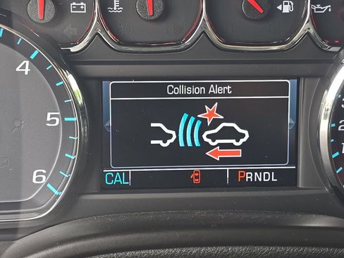 Used 2017 GMC Yukon SLT AWD/4WD image 24