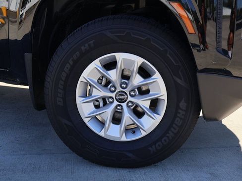 Used 2024 Nissan Frontier SV w/ Technology Package image 25