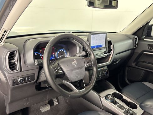 Used 2023 Ford Bronco Sport Outer Banks w/ Tech Package AWD/4WD image 4