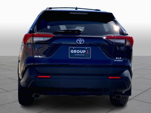 Used 2024 Toyota RAV4 XLE w/ Convenience Package image 5