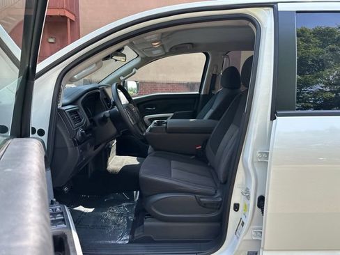 Used 2024 Nissan Titan SV w/ Accessory Utility Package AWD/4WD image 9