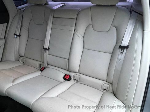 Used 2018 Volvo S90 T5 Momentum w/ Convenience Package image 13