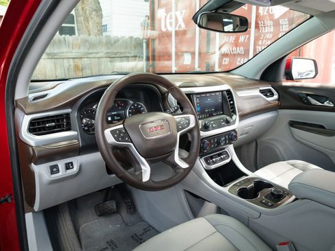 Used 2023 GMC Acadia SLT w/ Preferred Package AWD/4WD image 16