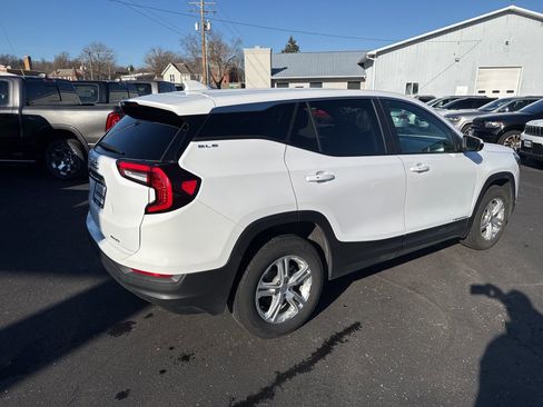 Used 2024 GMC Terrain SLE image 7