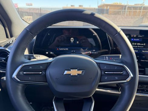 Used 2025 Chevrolet Equinox LT image 25