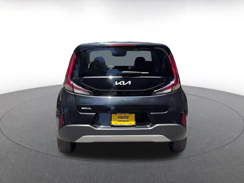 Used 2025 Kia Soul LX w/ LX Technology Package FWD image 14