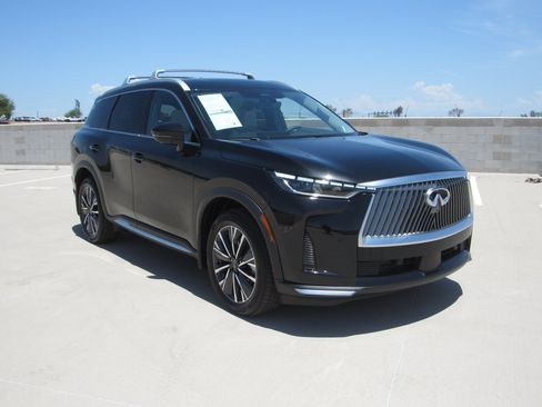 Used 2026 INFINITI QX60 Luxe w/ Family Package AWD/4WD image 2
