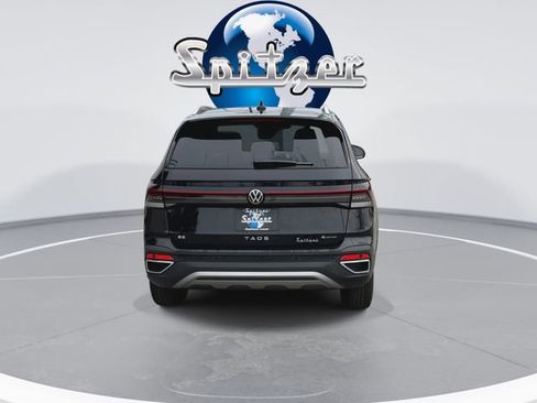 New 2026 Volkswagen Taos SE AWD/4WD image 3