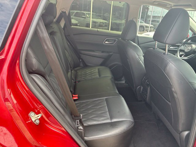 Used 2024 Nissan Rogue Platinum w/ Platinum Premium Package FWD image 9