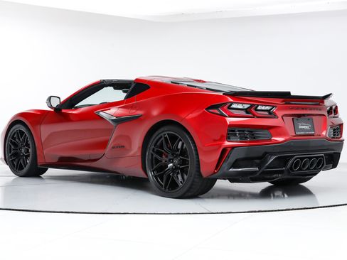 Used 2025 Chevrolet Corvette Z06 w/ Stealth Interior Trim Package image 4