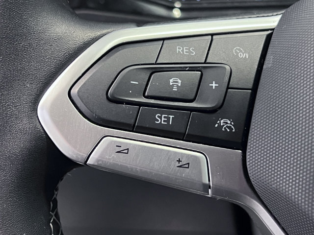 Certified 2025 Volkswagen Taos S FWD image 20