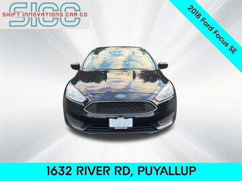 Used 2018 Ford Focus SE image 2