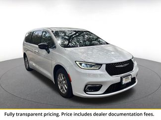 Used 2024 Chrysler Pacifica Touring-L FWD video 1
