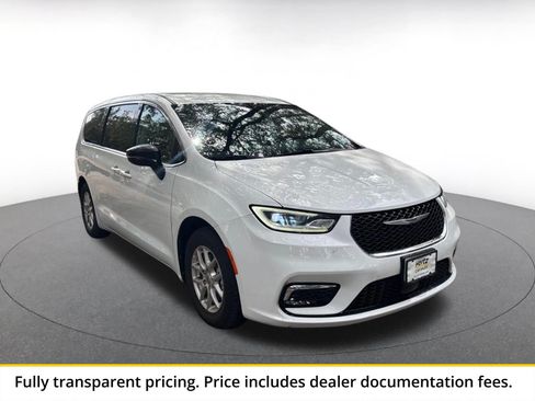 Used 2024 Chrysler Pacifica Touring-L FWD image 1