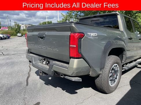 Used 2025 Toyota Tacoma TRD Off-Road w/ TRD Off Road Upgrade Package AWD/4WD image 9