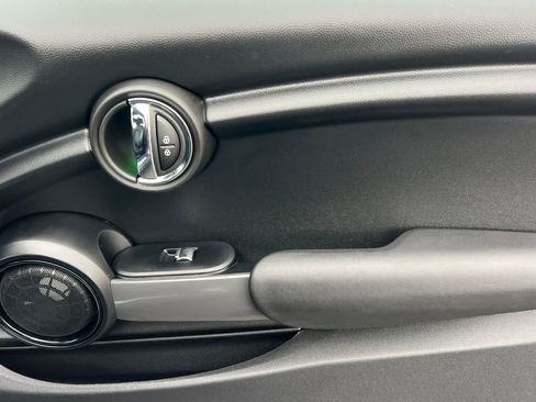 Used 2020 MINI Cooper 2-Door Hardtop image 18