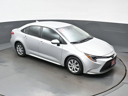 Used 2025 Toyota Corolla LE FWD image 32