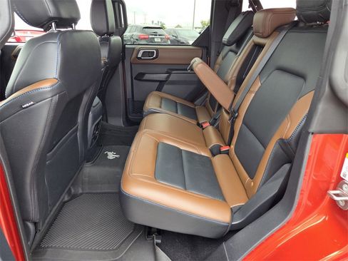 Used 2024 Ford Bronco Outer Banks image 7