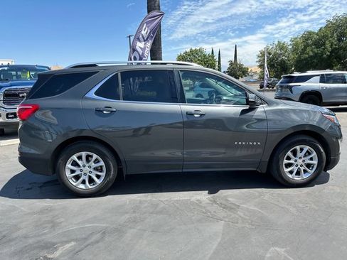 Used 2019 Chevrolet Equinox LT w/ Sun & Navigation Package FWD image 8