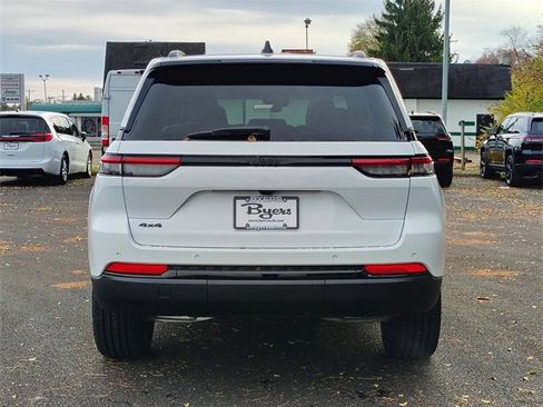 New 2025 Jeep Grand Cherokee Altitude image 35