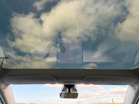 Used 2021 Tesla Model Y Long Range image 6