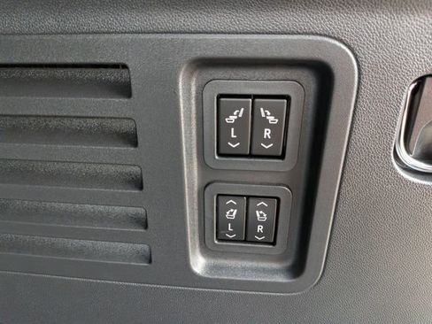 New 2026 Chevrolet Traverse RS w/ LPO, Floor Liner Package image 15