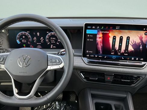 New 2026 Volkswagen Tiguan S FWD image 19