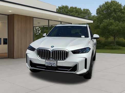 Used 2026 BMW X5 xDrive40i w/ Premium Package AWD/4WD image 3