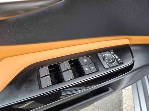 Used 2022 Lexus ES 250 w/ Premium Package image 18