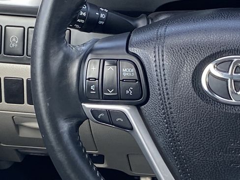 Certified 2018 Toyota Highlander XLE image 19