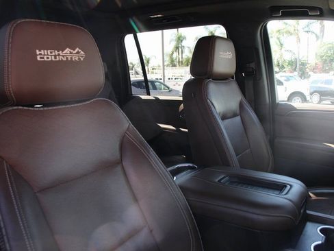 Used 2021 Chevrolet Suburban High Country w/ Premium Package image 45