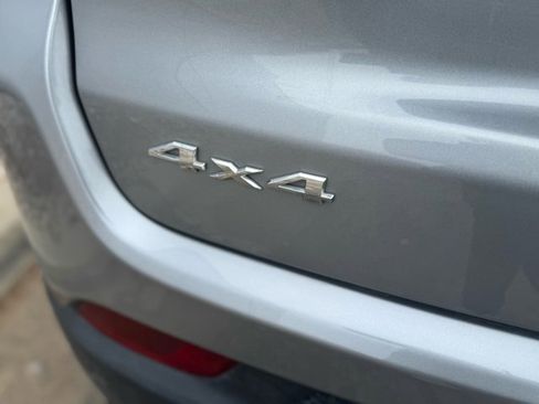 Used 2024 Jeep Compass Limited image 38