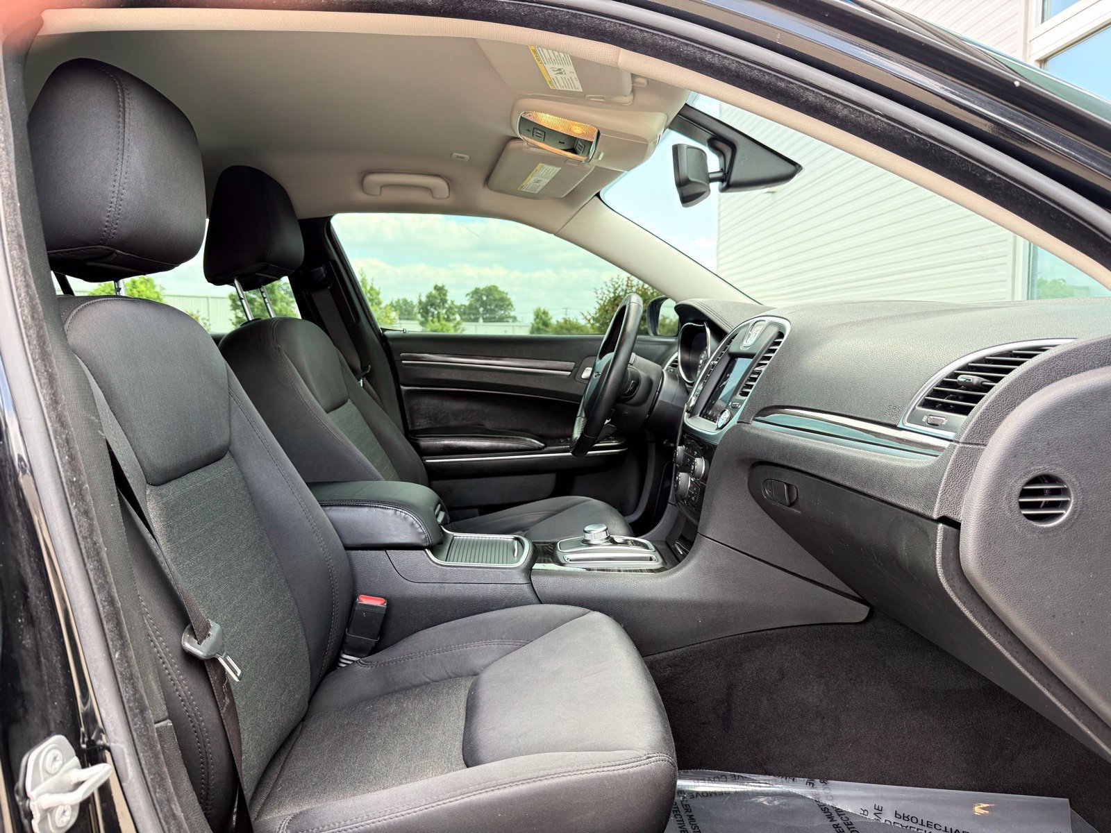 Used 2020 Chrysler 300 Touring w/ Driver Convenience Group RWD image 25