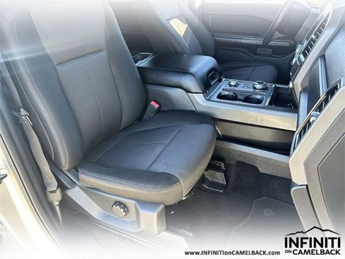 Used 2019 Ford Expedition XLT image 11