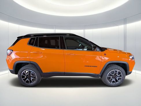 New 2026 Jeep Compass Trailhawk w/ Sun, Sound & Navigation Group AWD/4WD image 3