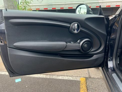 Used 2020 MINI Cooper 2-Door Hardtop FWD image 10