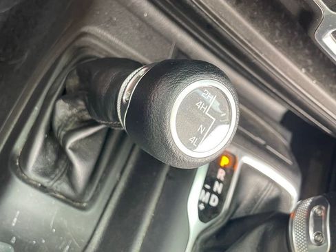 Used 2023 Jeep Wrangler Sport S image 12