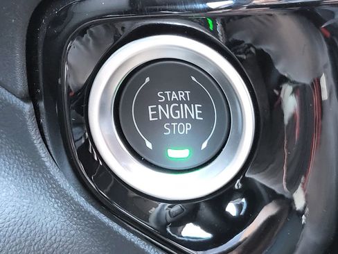 New 2025 GMC Sierra 1500 Elevation image 29