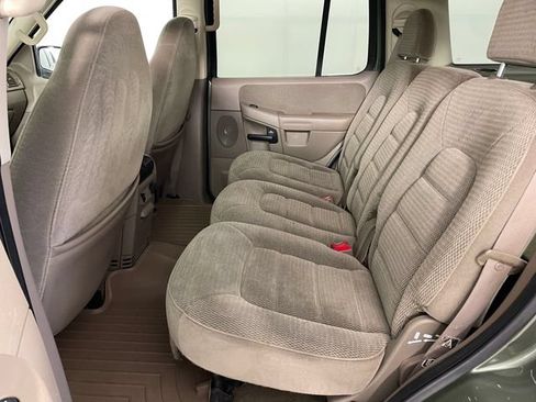 Used 2002 Ford Explorer XLT AWD/4WD image 16